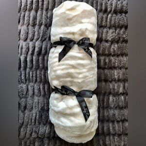 *updated* 2 Minky Couture Blonde Zebra Blankets! -
Like New!